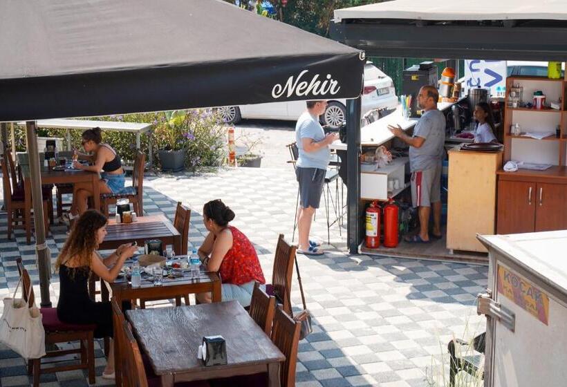 Akyaka Nehir Butik Otel
