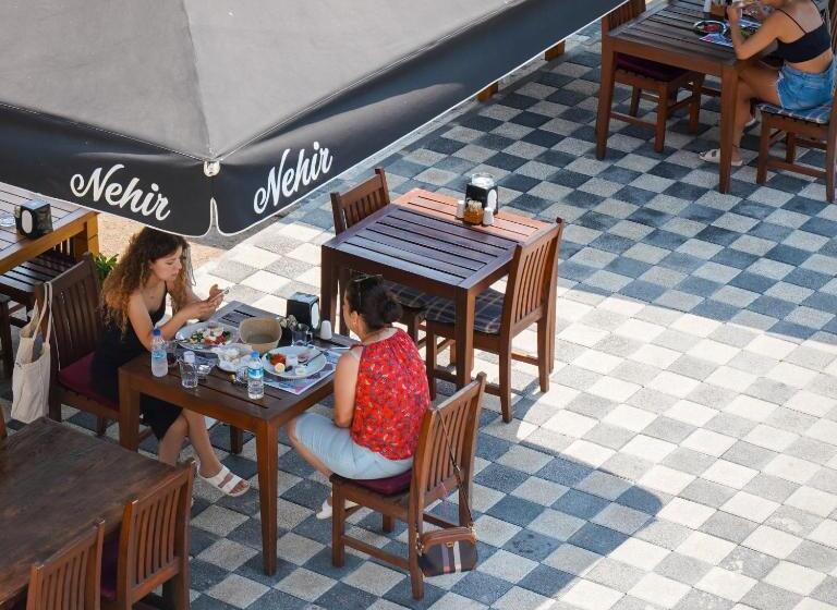 Akyaka Nehir Butik Otel
