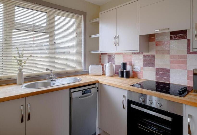 צימר Banchory House   Sja Stays   2 Bed House