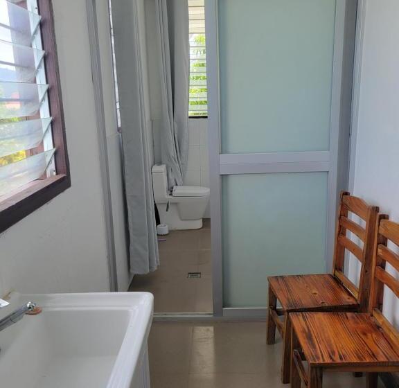 تختخواب و صبحانه Chinese Family Kingdom