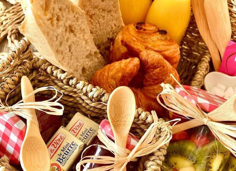 민박 La Grange Des Amoureux Piscine Jacuzzi Et Massages