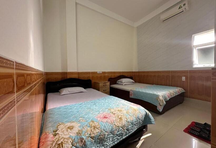 تختخواب و صبحانه Motel Hồ Xuân