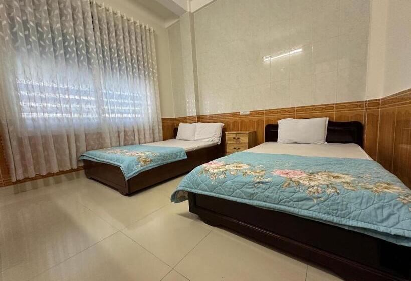 تختخواب و صبحانه Motel Hồ Xuân