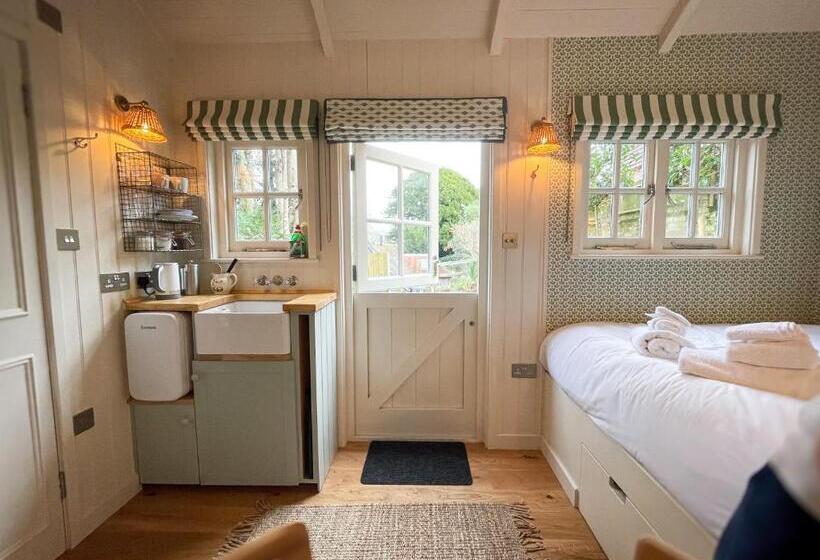 ベッドアンドブレックファースト Shepherd S Hut At The Granary