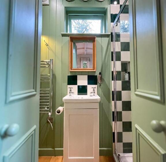 ベッドアンドブレックファースト Shepherd S Hut At The Granary