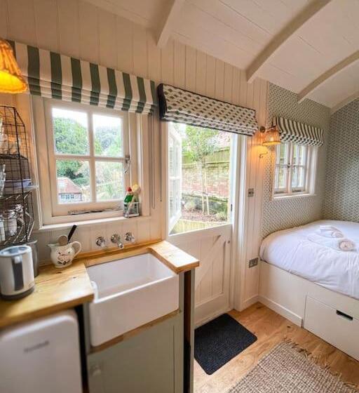 ベッドアンドブレックファースト Shepherd S Hut At The Granary