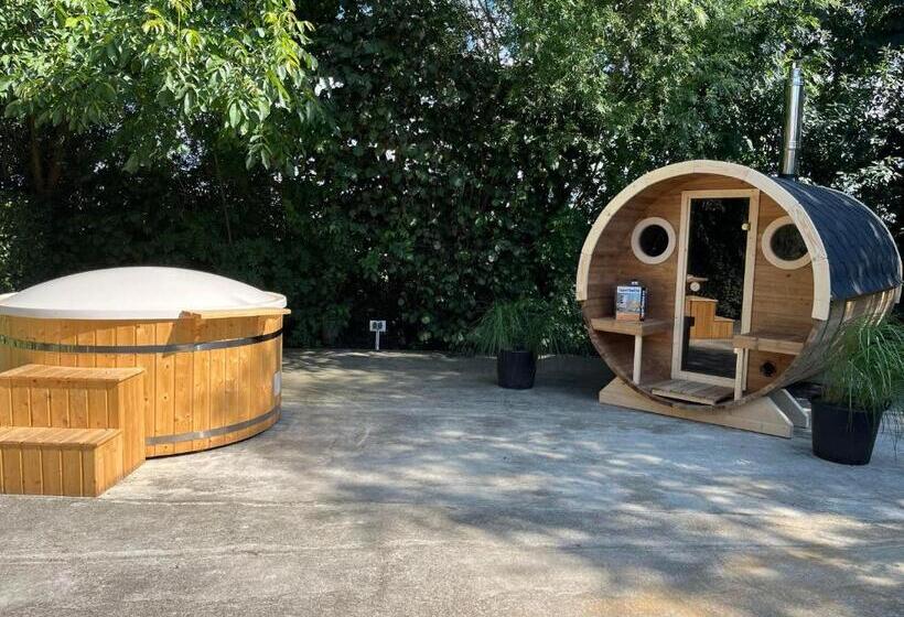 Bed & Breakfast+ De Kooimolen