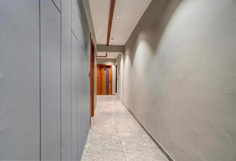 Collection O Hotel Relax Inn