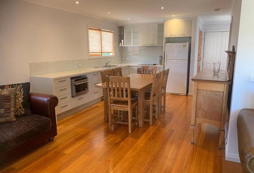 Отель Beach Park Phillip Island Apartments