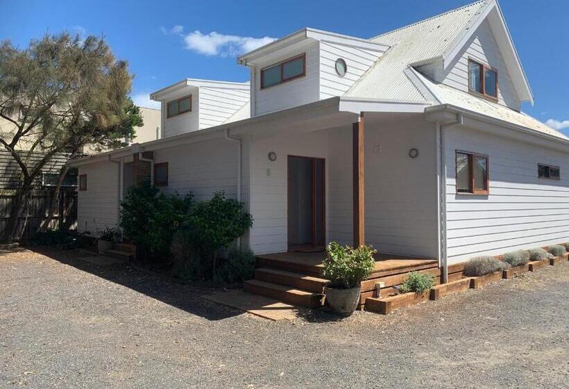 Отель Beach Park Phillip Island Apartments