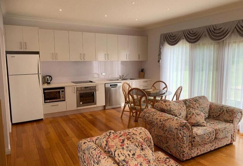 Отель Beach Park Phillip Island Apartments