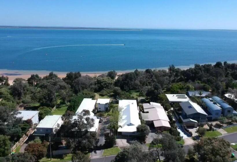 Отель Beach Park Phillip Island Apartments
