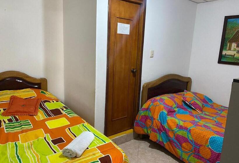 هتل Brisas Del Café