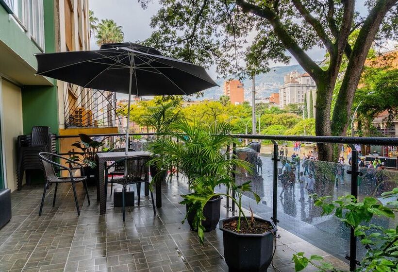 هتل Casa Botero Medellín