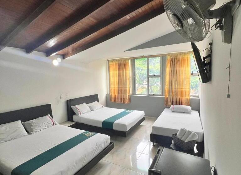 هتل Casa Botero Medellín