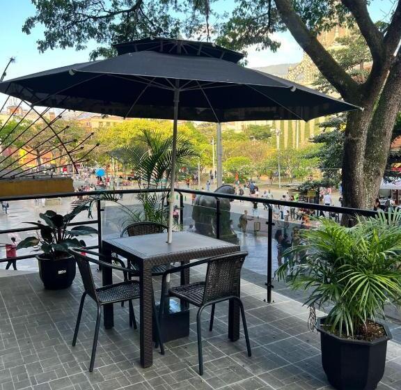 هتل Casa Botero Medellín