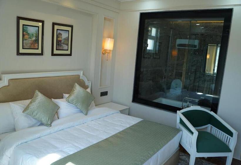 בית מלון כפרי Casa De Bello, Nainital, Near Kainchi Dham