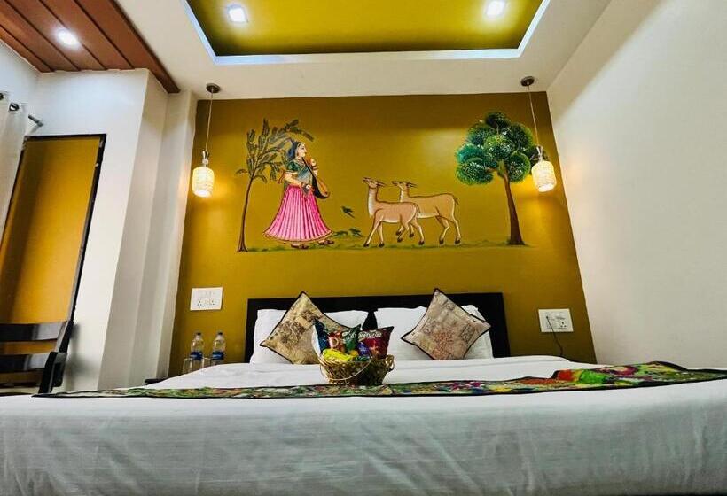 هتل Gvs 24 Club, Rooftop Cafe! Swimming Pool! Karaoke Music!