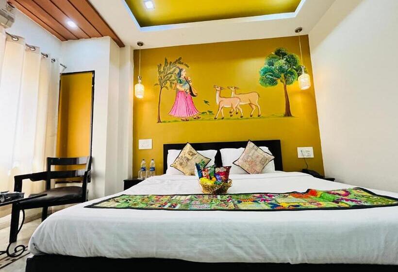 هتل Gvs 24 Club, Rooftop Cafe! Swimming Pool! Karaoke Music!