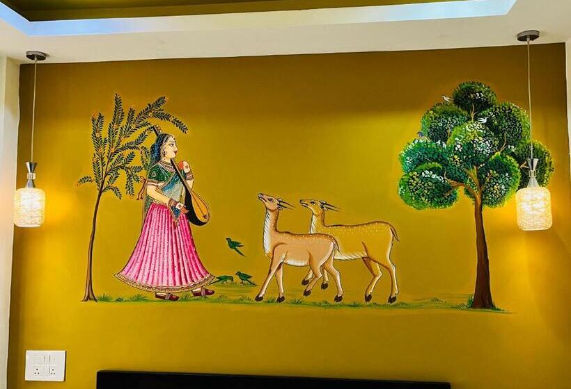 هتل Gvs 24 Club, Rooftop Cafe! Swimming Pool! Karaoke Music!