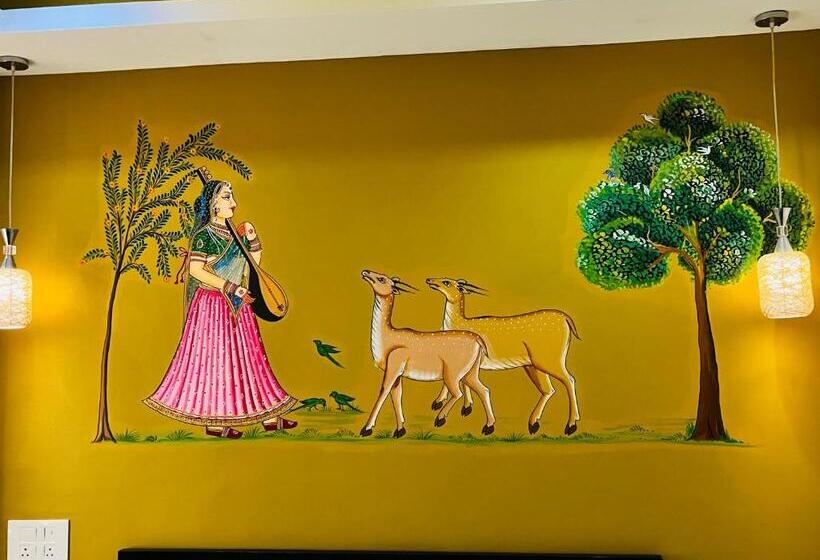 هتل Gvs 24 Club, Rooftop Cafe! Swimming Pool! Karaoke Music!