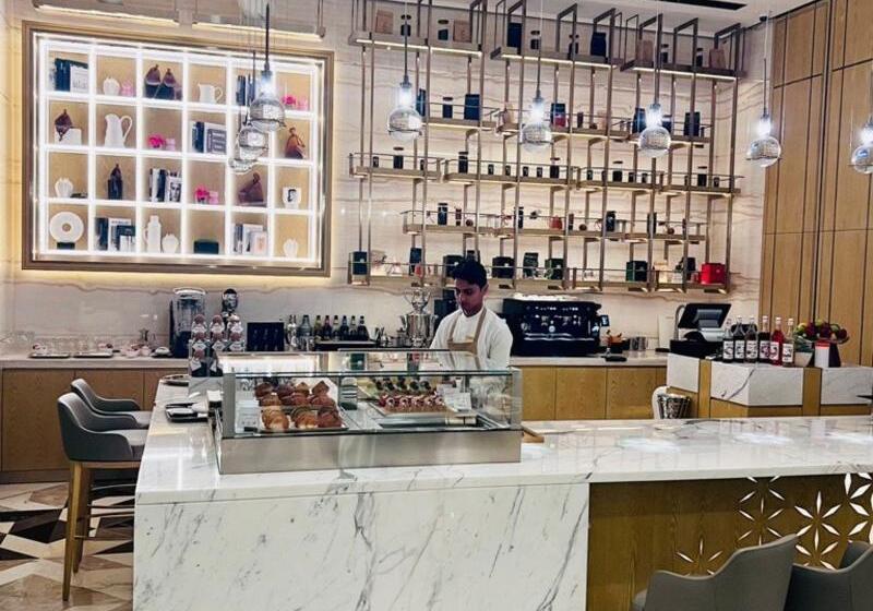 בית מלון כפרי Narcissus The Royal