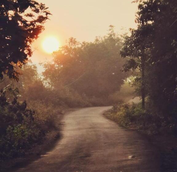 فندق On The High Ground Tourism Point