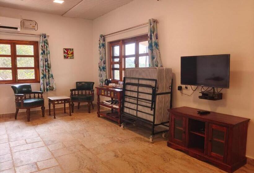 فندق On The High Ground Tourism Point