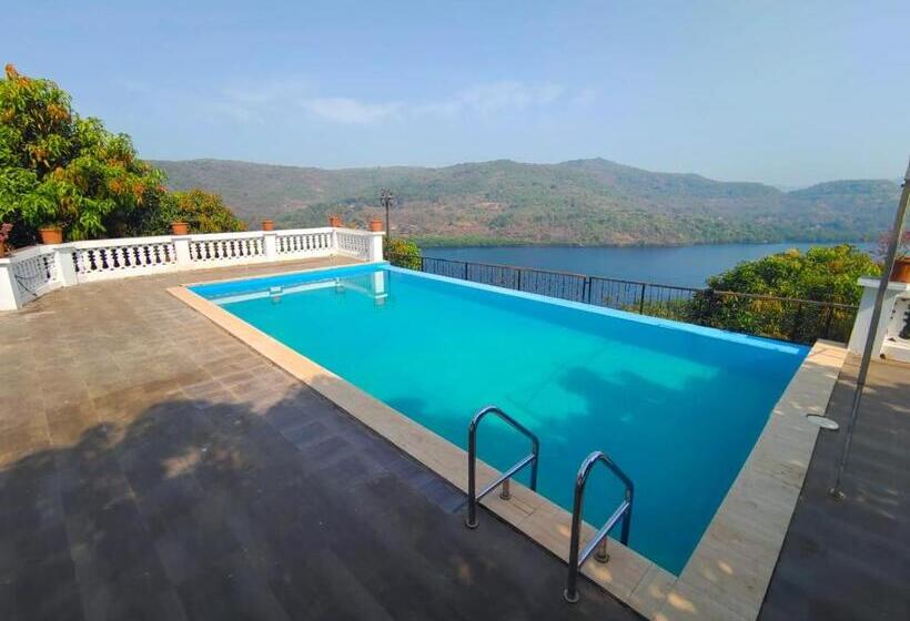 فندق On The High Ground Tourism Point