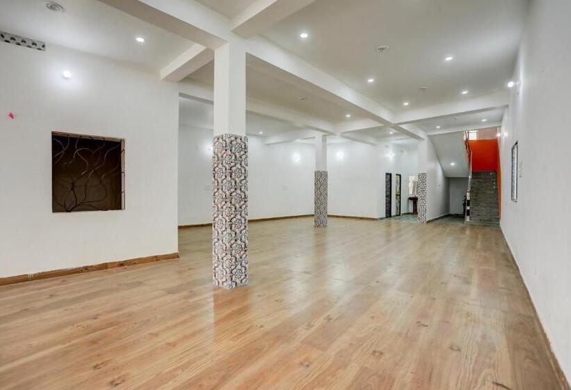 호텔 Shivansh Banquet And