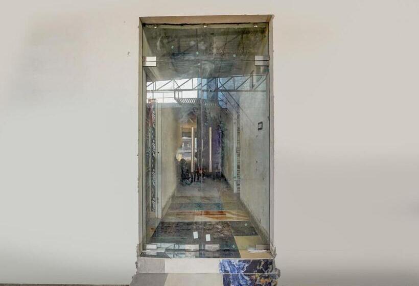 호텔 Oyo Yadav Restaurant & Family Rooms