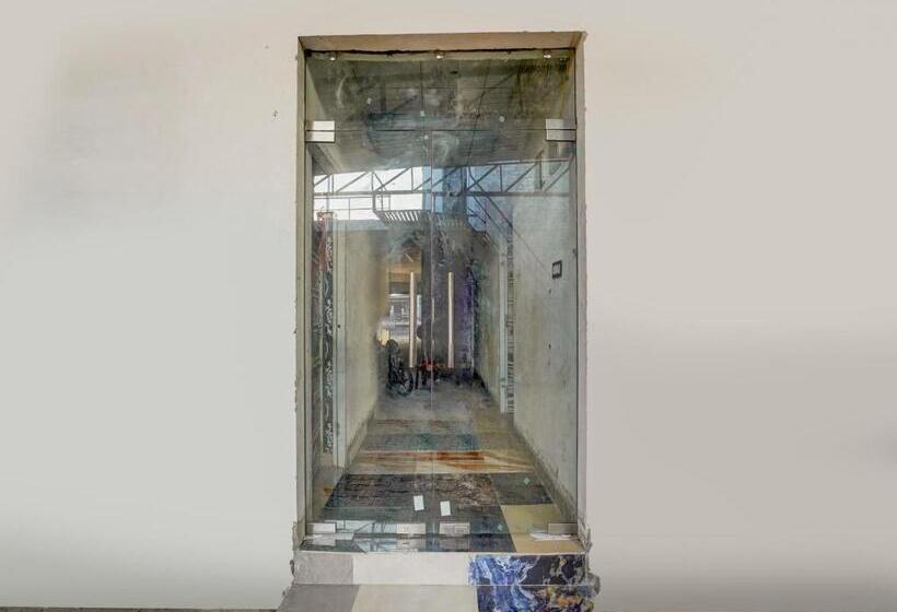 호텔 Oyo Yadav Restaurant & Family Rooms