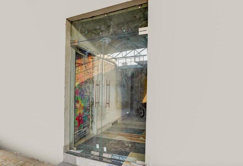 호텔 Oyo Yadav Restaurant & Family Rooms