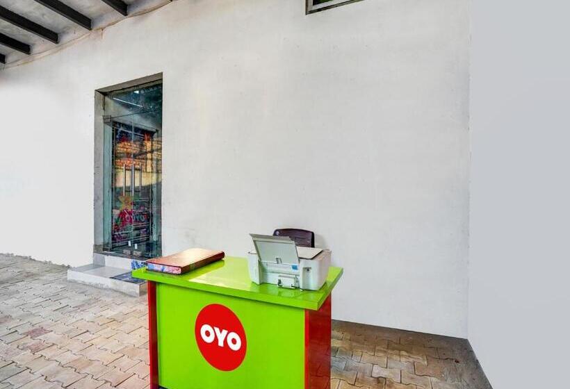 호텔 Oyo Yadav Restaurant & Family Rooms