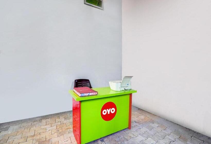 호텔 Oyo Yadav Restaurant & Family Rooms