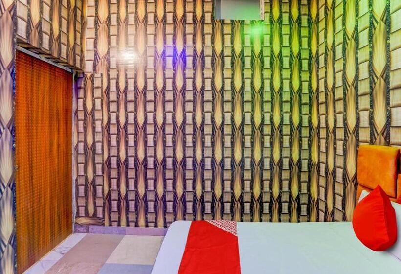 호텔 Oyo Yadav Restaurant & Family Rooms