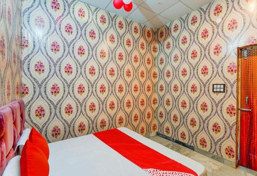 호텔 Oyo Yadav Restaurant & Family Rooms