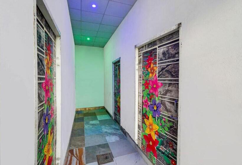 호텔 Oyo Yadav Restaurant & Family Rooms