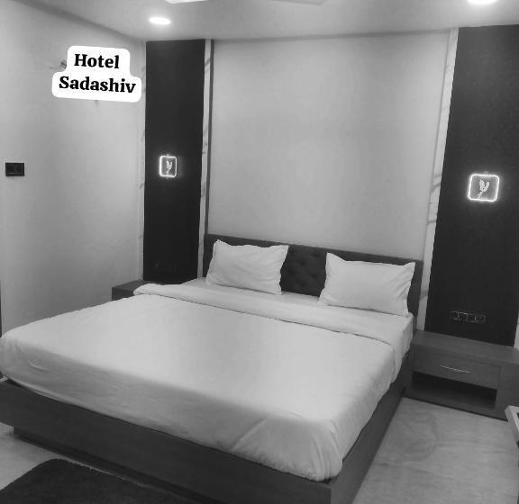 Отель Sadashiv