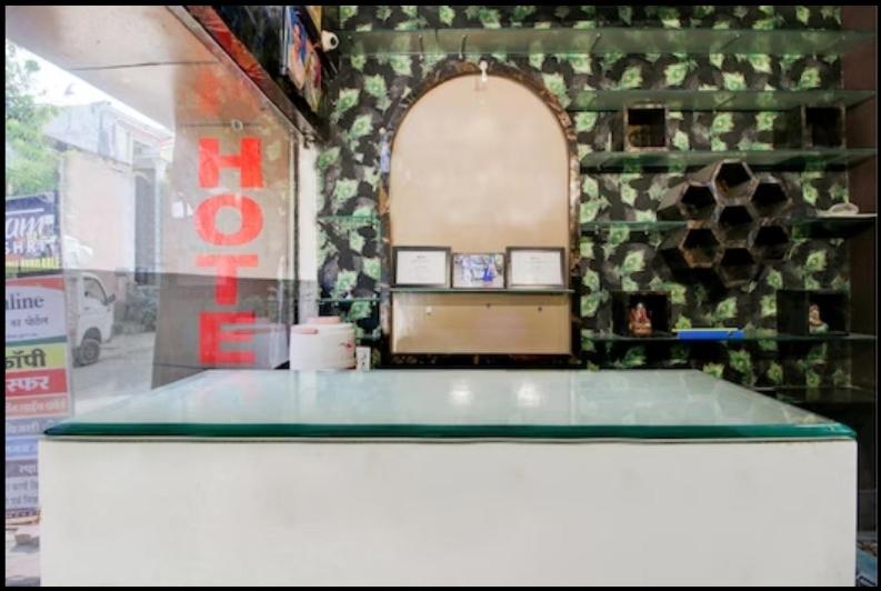 ホテル Satyam Shree