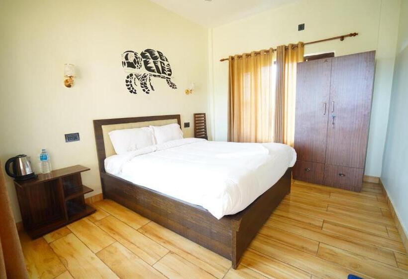 Hotel Sauraha Village