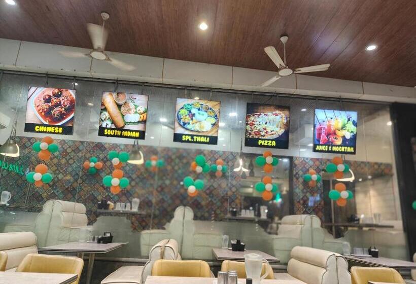 فندق Kiara Shirdi Park Inn