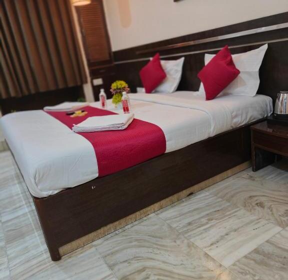فندق Kiara Shirdi Park Inn