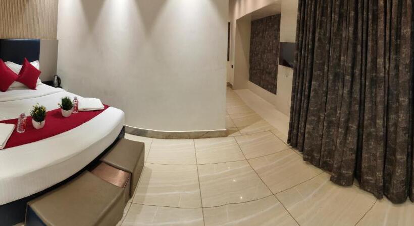 فندق Kiara Shirdi Park Inn