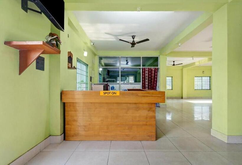 هتل Spot On Sunrise Lodge & Axomiya Dhaba