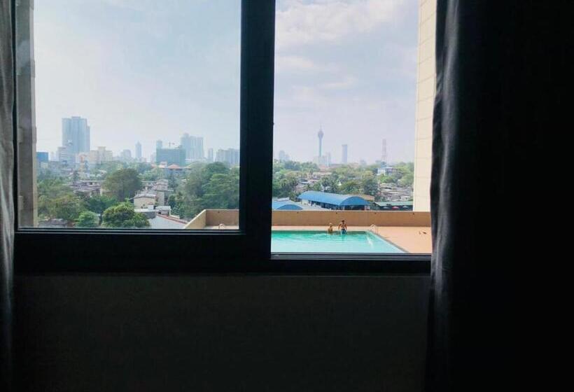 Отель Stayz By Gentz Residency