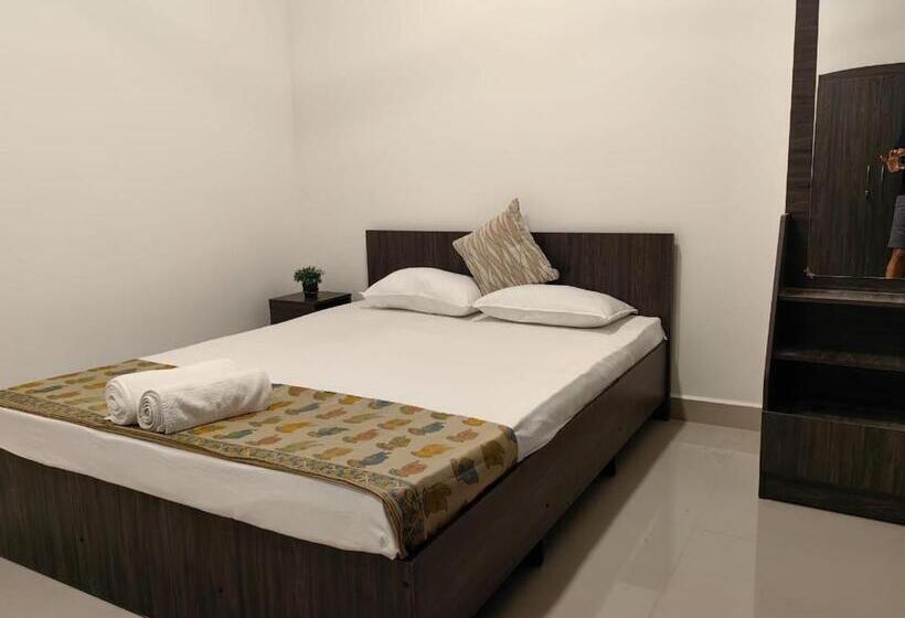 Отель Stayz By Gentz Residency