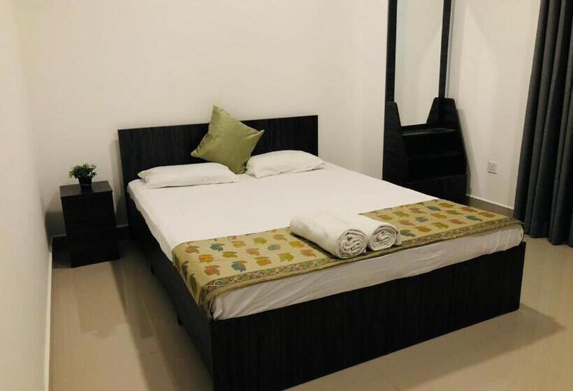 Отель Stayz By Gentz Residency