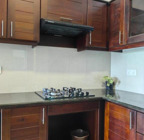 Отель Stayz By Gentz Residency