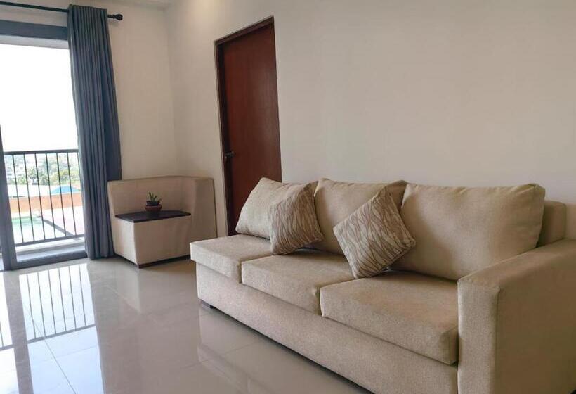 Отель Stayz By Gentz Residency